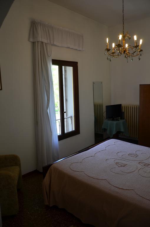 Hotel Terme Regina Villa Adele Abano Terme Camera foto
